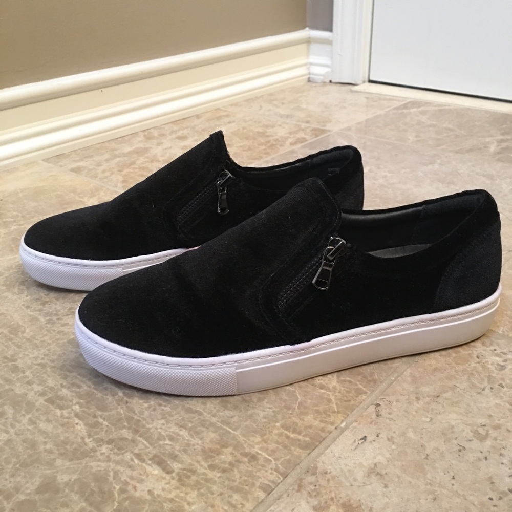 Steve Madden Black Velvet Sneakers